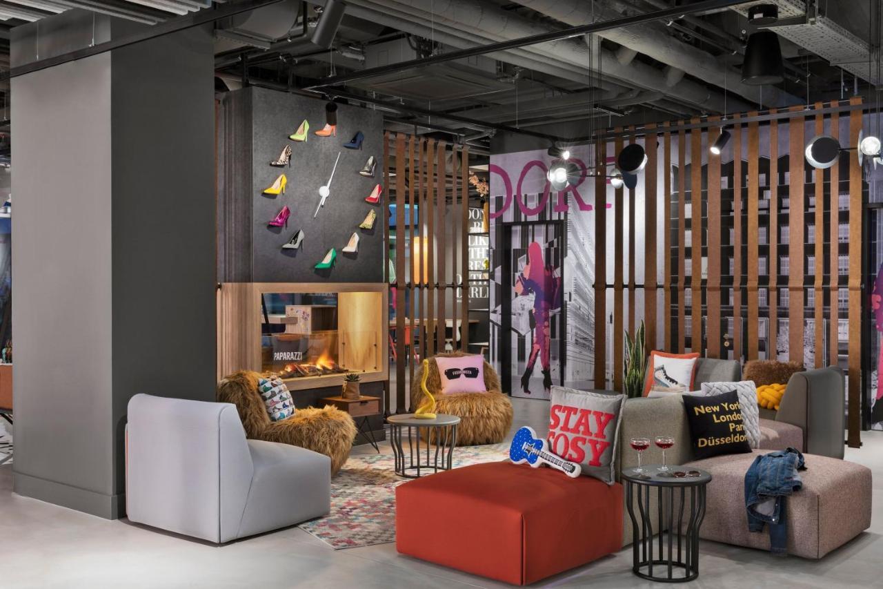 Moxy Duesseldorf City エクステリア 写真