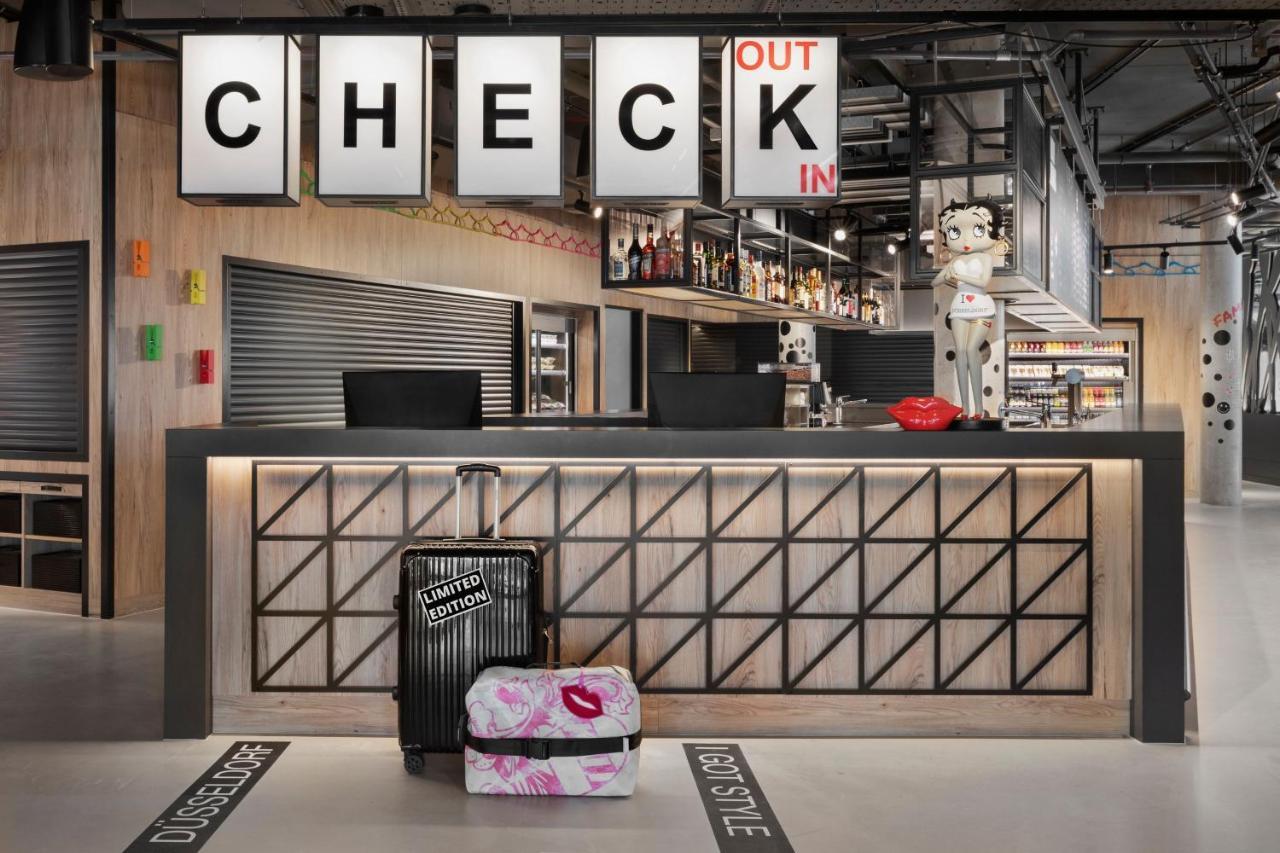 Moxy Duesseldorf City エクステリア 写真