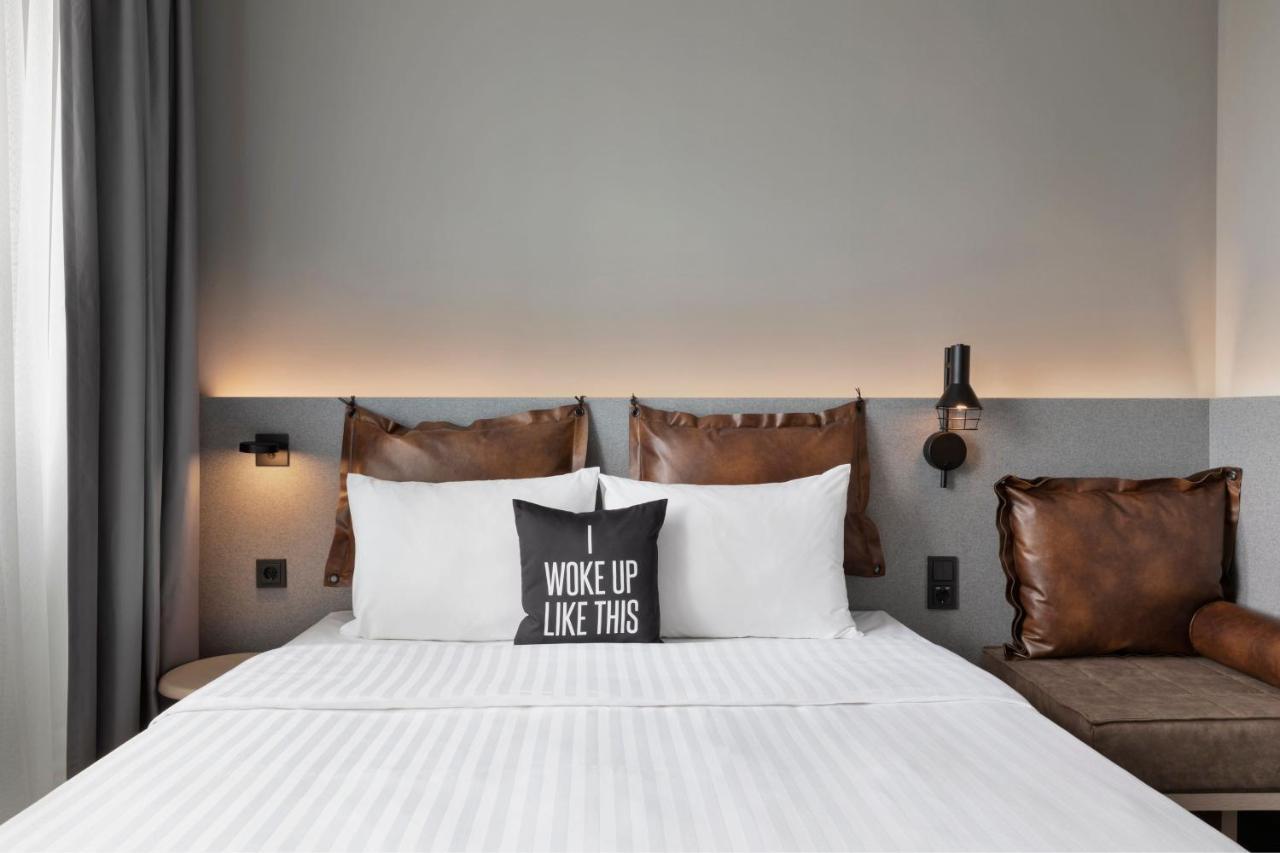 Moxy Duesseldorf City エクステリア 写真