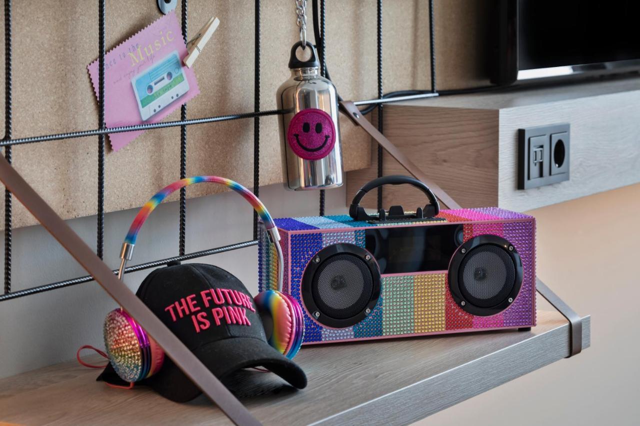 Moxy Duesseldorf City エクステリア 写真