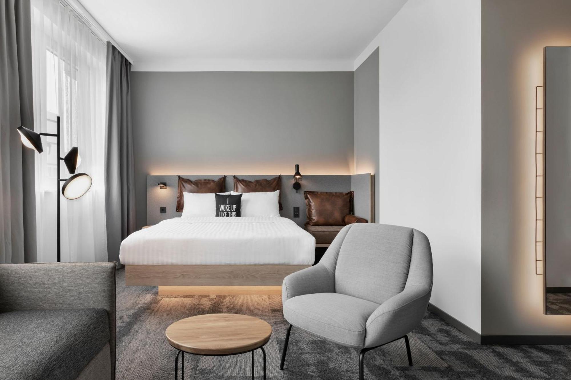 Moxy Duesseldorf City エクステリア 写真