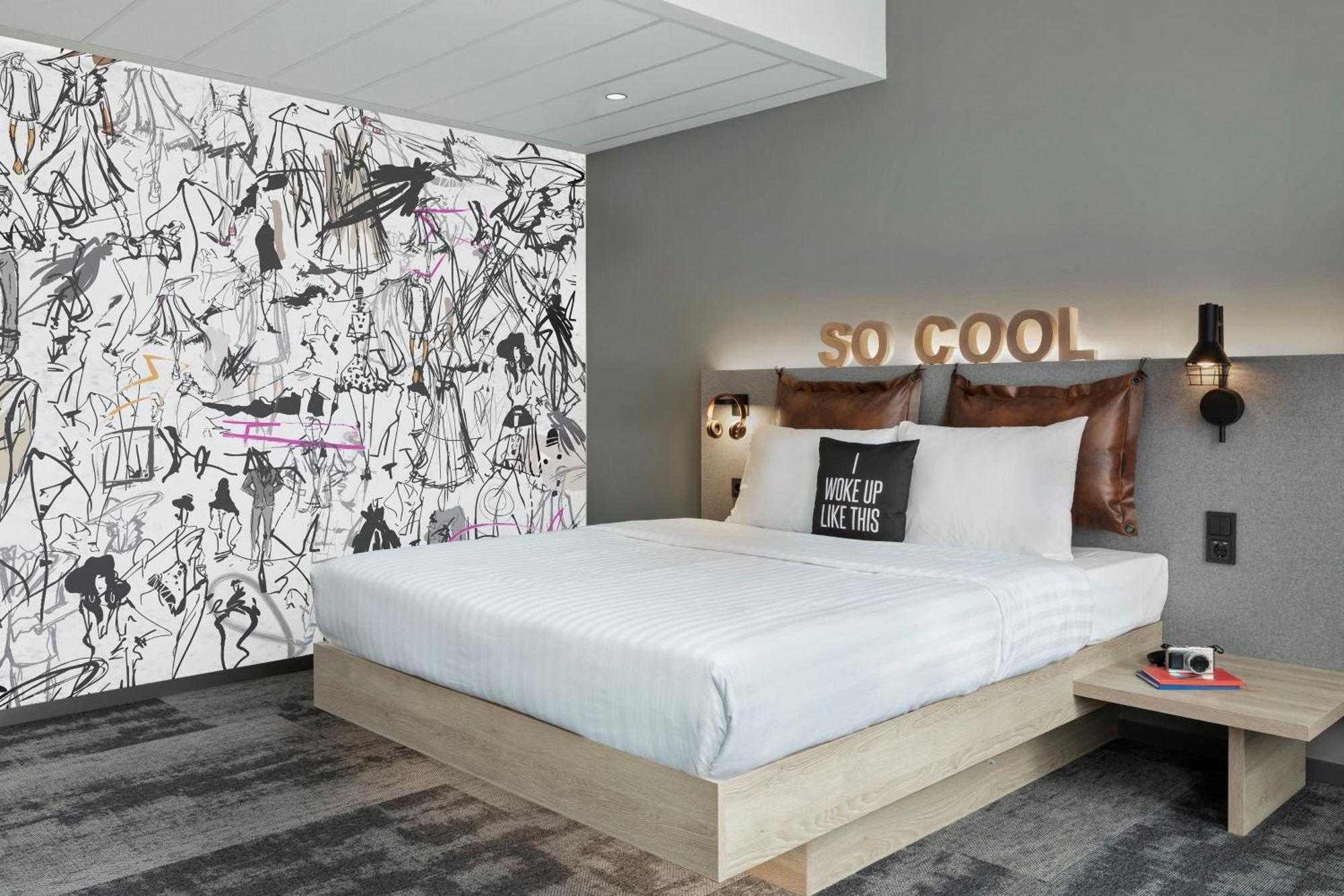 Moxy Duesseldorf City エクステリア 写真