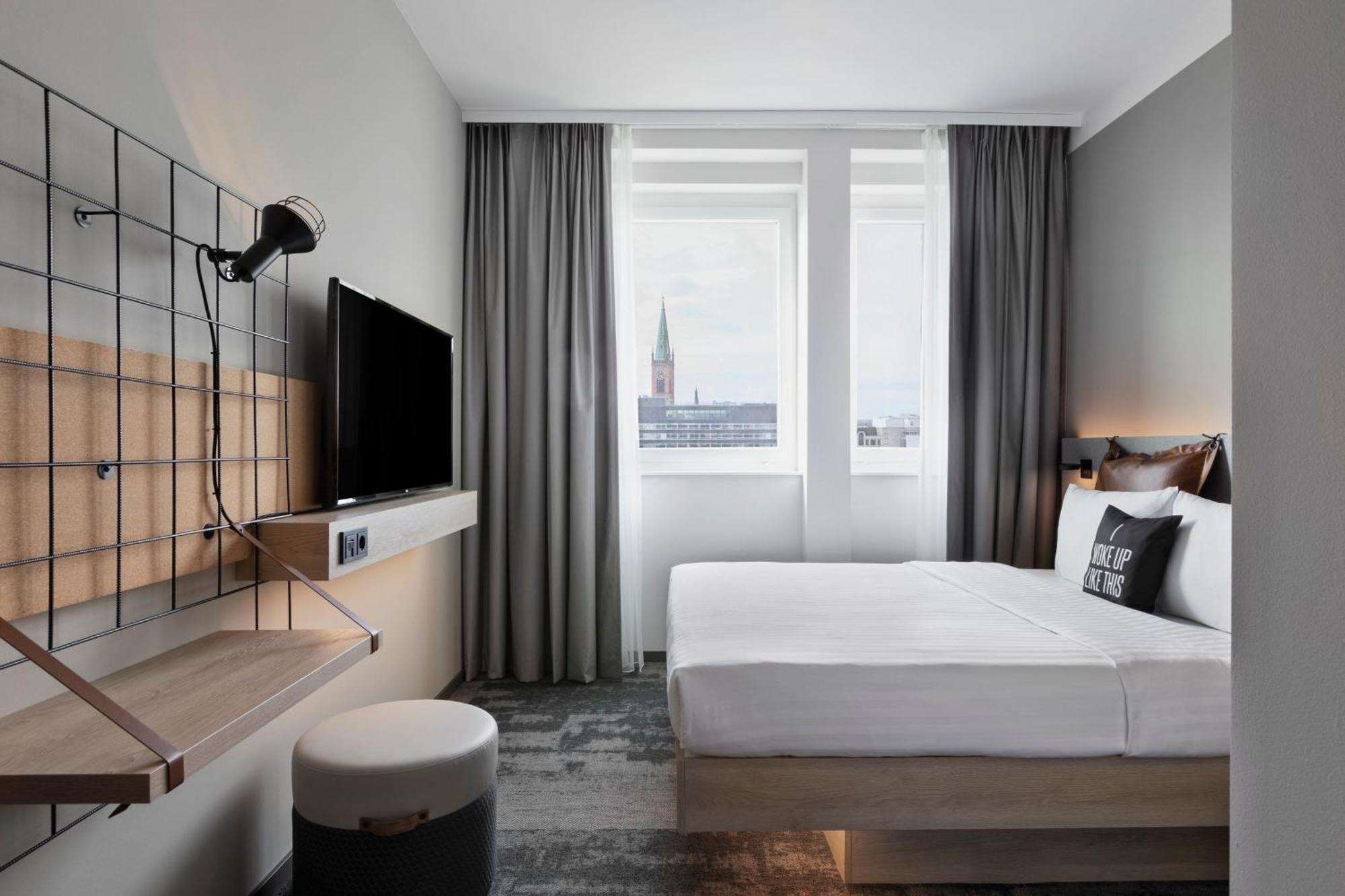 Moxy Duesseldorf City エクステリア 写真