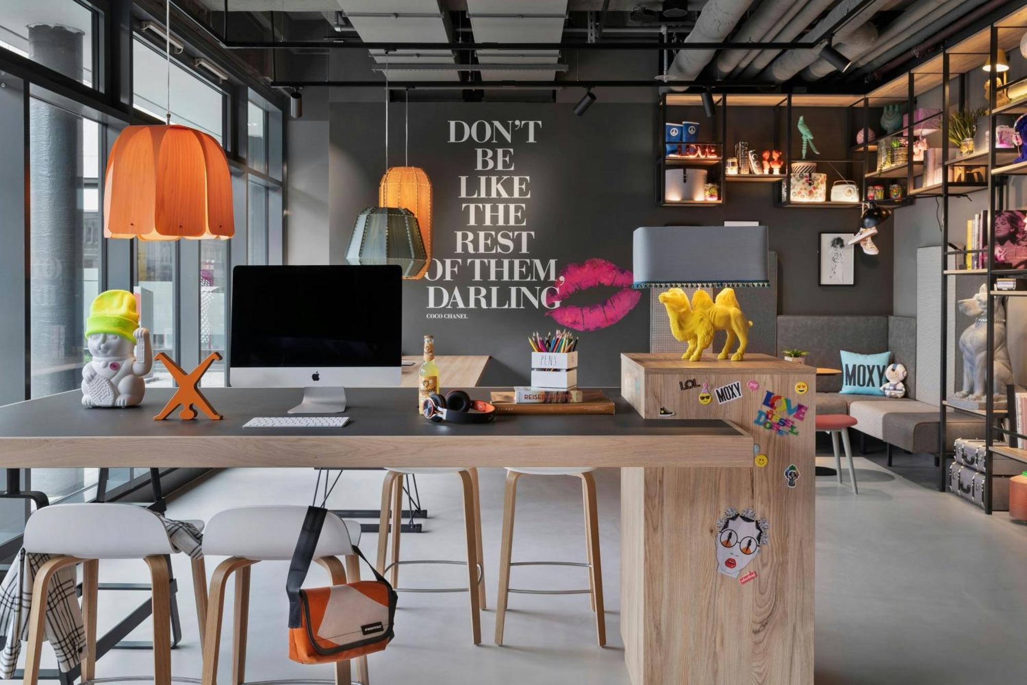 Moxy Duesseldorf City エクステリア 写真
