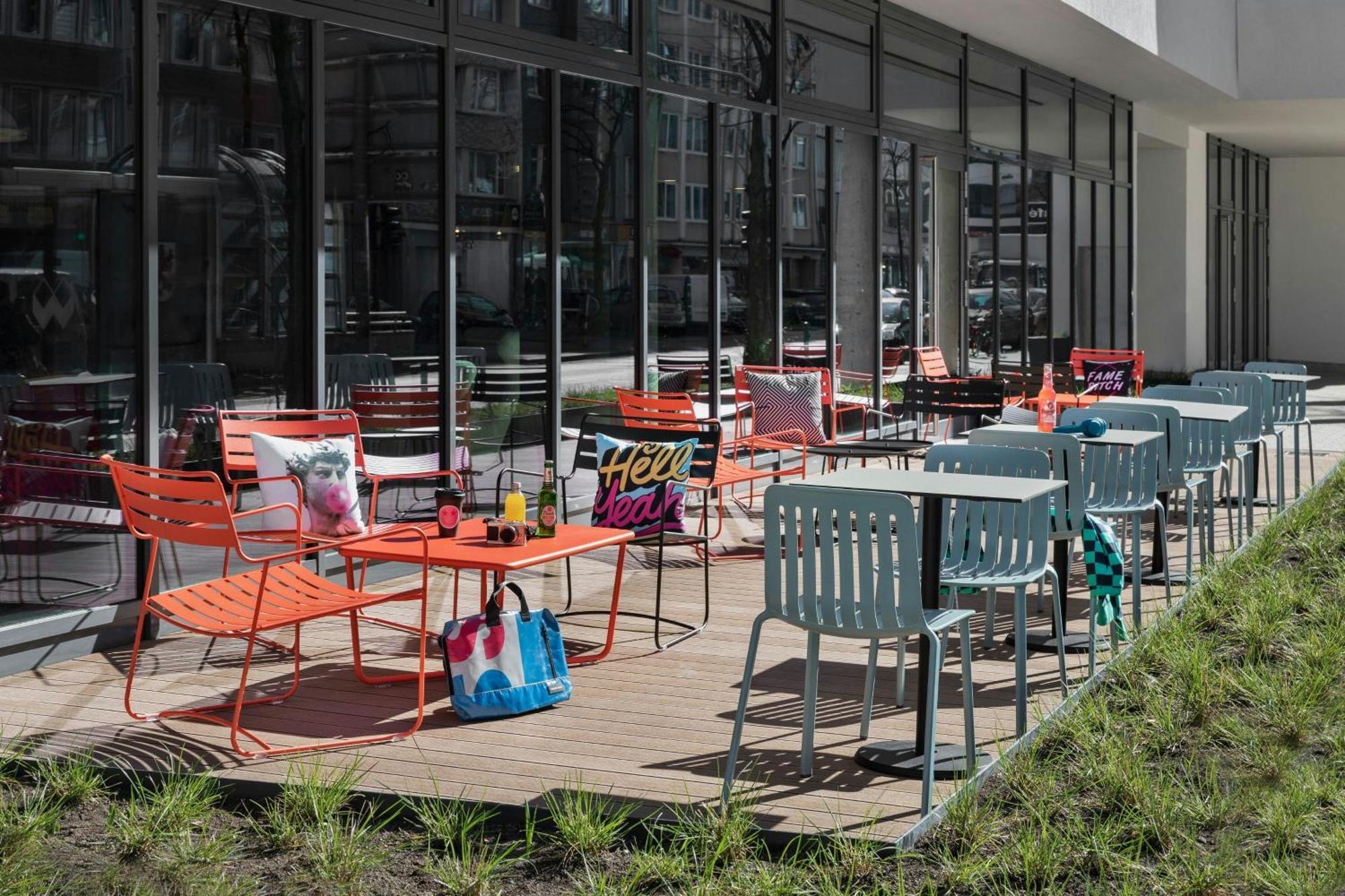 Moxy Duesseldorf City エクステリア 写真